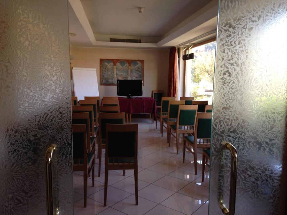 La Fonte Hotel Ome ภายนอก รูปภาพ