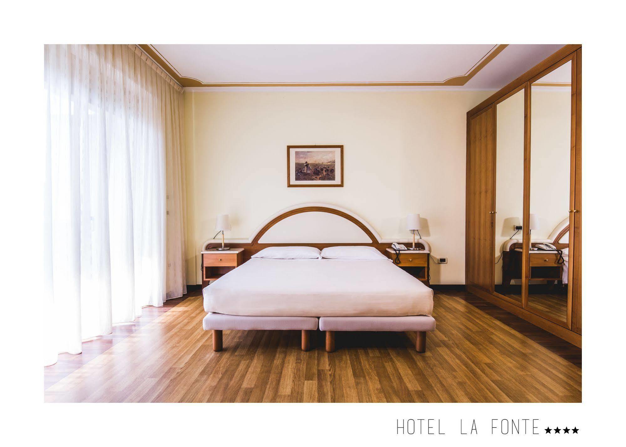 La Fonte Hotel Ome ภายนอก รูปภาพ
