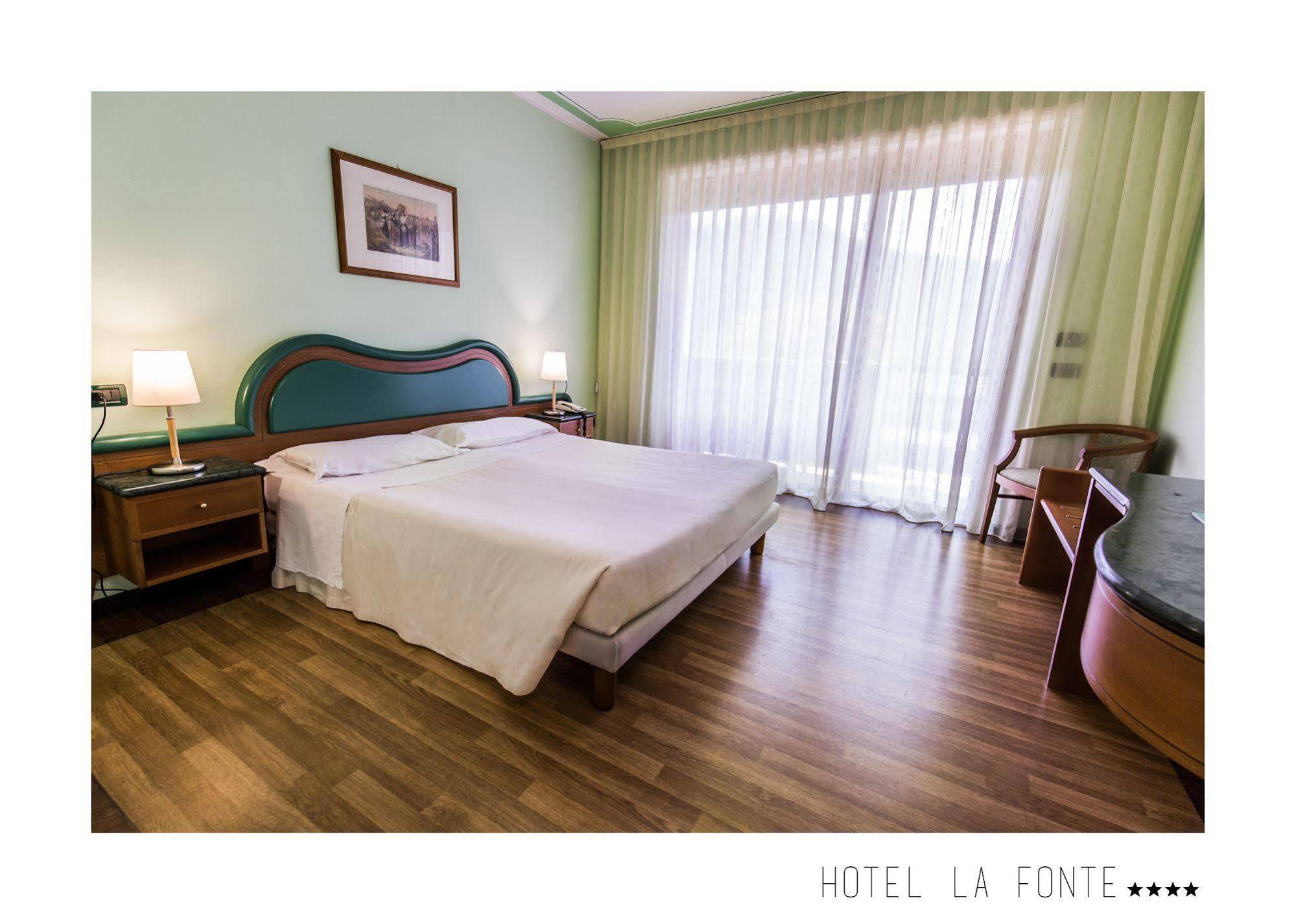 La Fonte Hotel Ome ภายนอก รูปภาพ