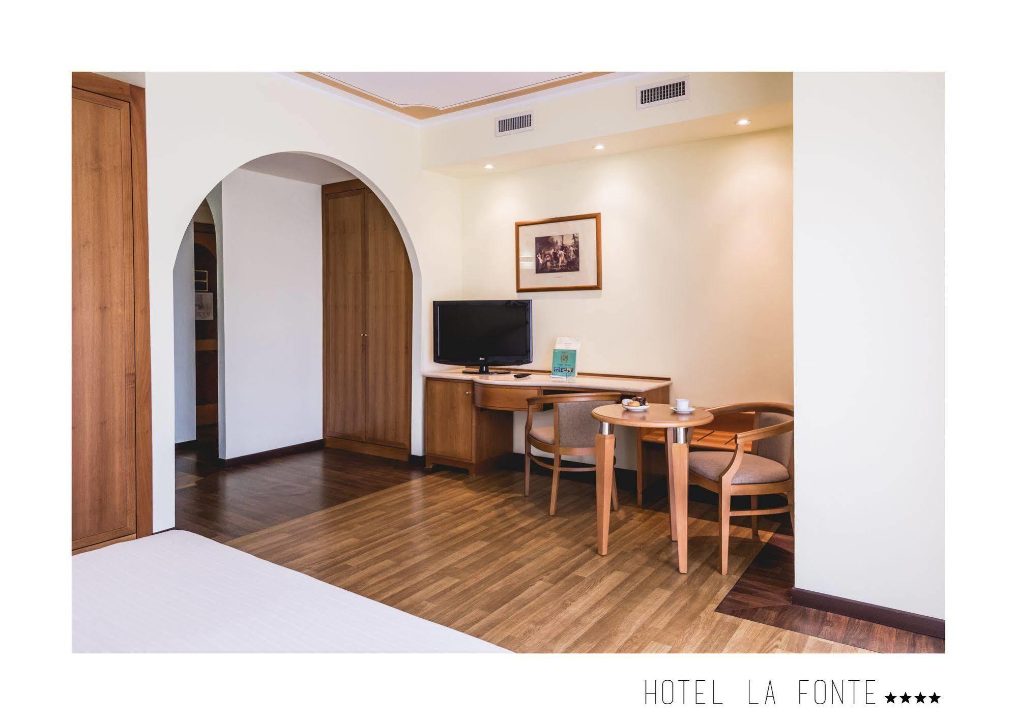 La Fonte Hotel Ome ภายนอก รูปภาพ