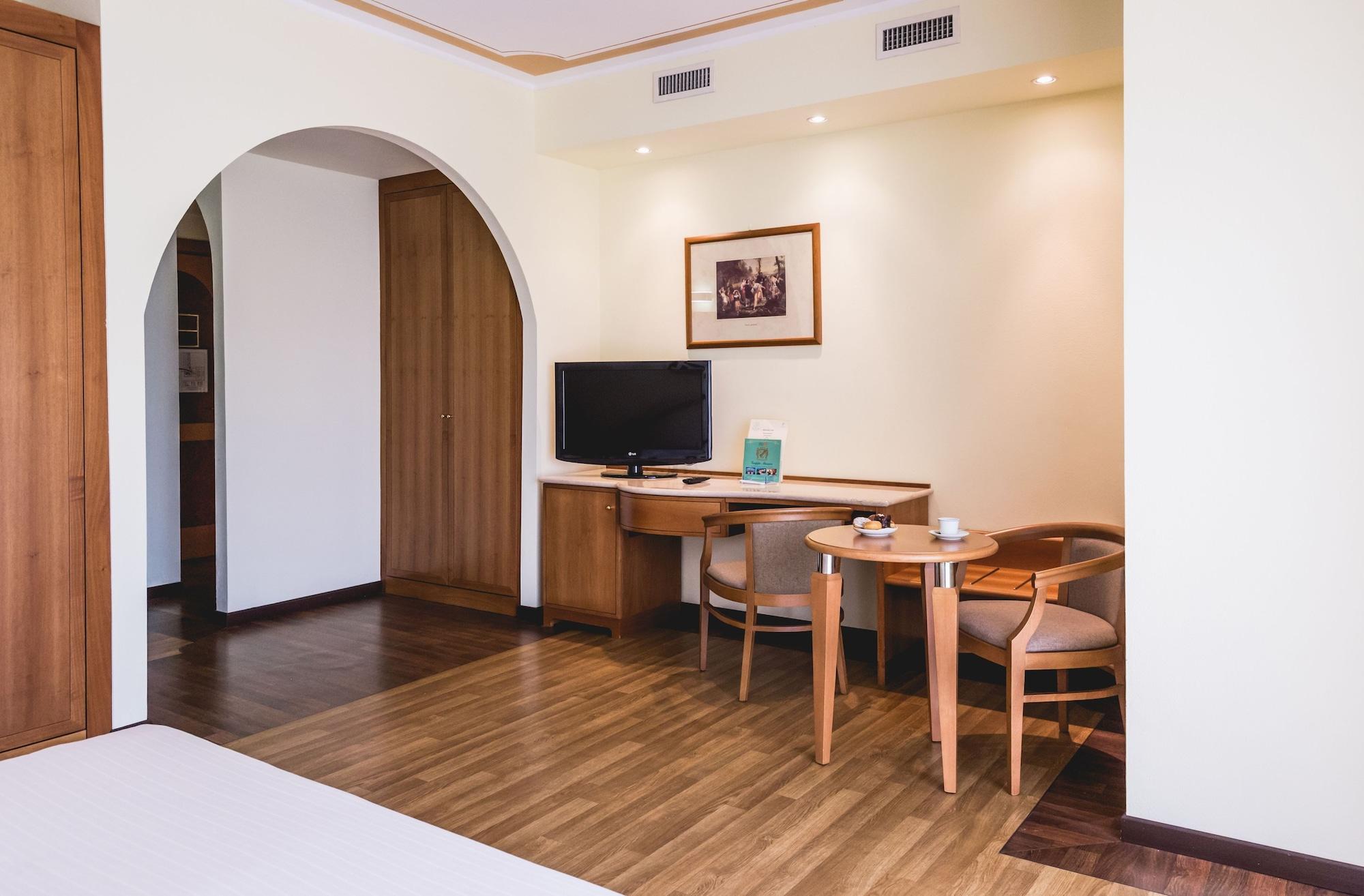La Fonte Hotel Ome ภายนอก รูปภาพ